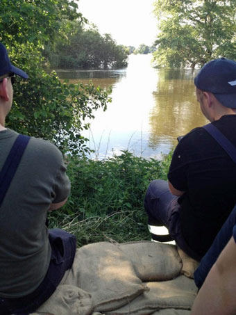 2013-06-08-Deicherhöhung3we